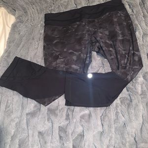Lululemon cropped black camo-like legging